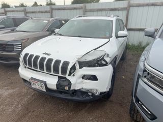 2017 Jeep Cherokee Latitude - Exterior Front Left Corner Image
